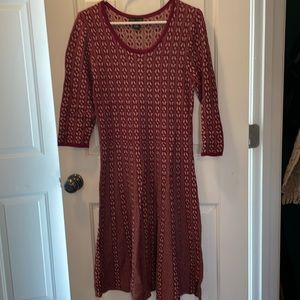Scoop neck dress with 3/4 sleeves.  Burgundy and beige.  Size L.
